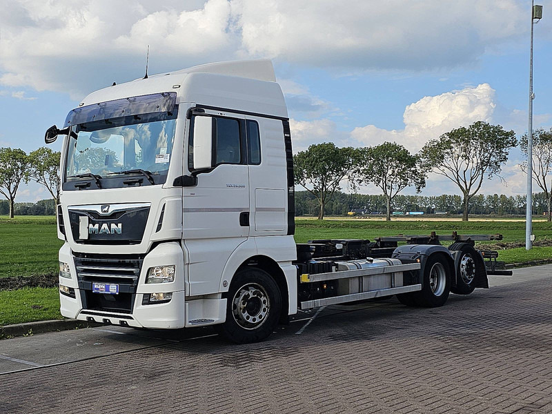 MAN 26.500 TGX - Camion porte-conteneur/ Caisse mobile: photos 2 MAN 26.500 TGX - Camion porte-conteneur/ Caisse mobile: photos 2