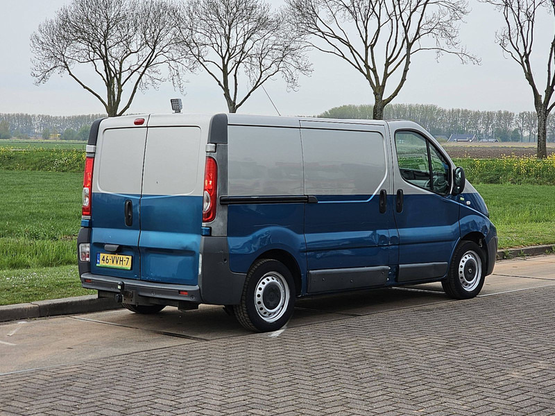 Renault Trafic 2.0 DCI L1H1 - Fourgonnette: photos 3 Renault Trafic 2.0 DCI L1H1 - Fourgonnette: photos 3