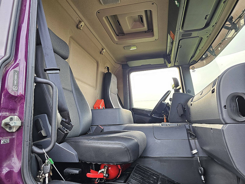 Camion frigorifique Scania P230: photos 7