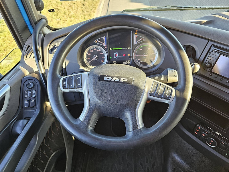 Photo d'intérieur 2: Tracteur routier DAF XF 480 SPACECAB 2X TANK