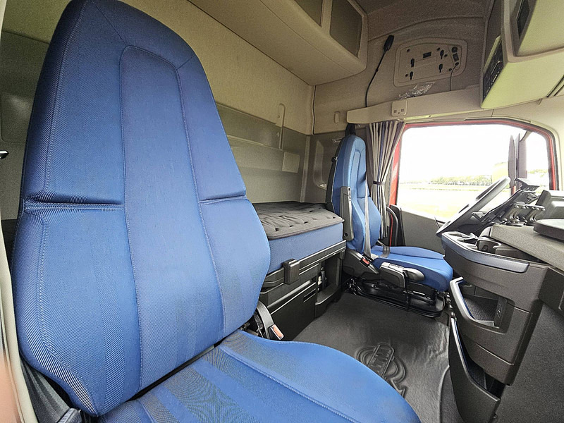 Tracteur routier Volvo FH 460 XL 6X2 I-SAVE LED: photos 15 Tracteur routier Volvo FH 460 XL 6X2 I-SAVE LED: photos 15