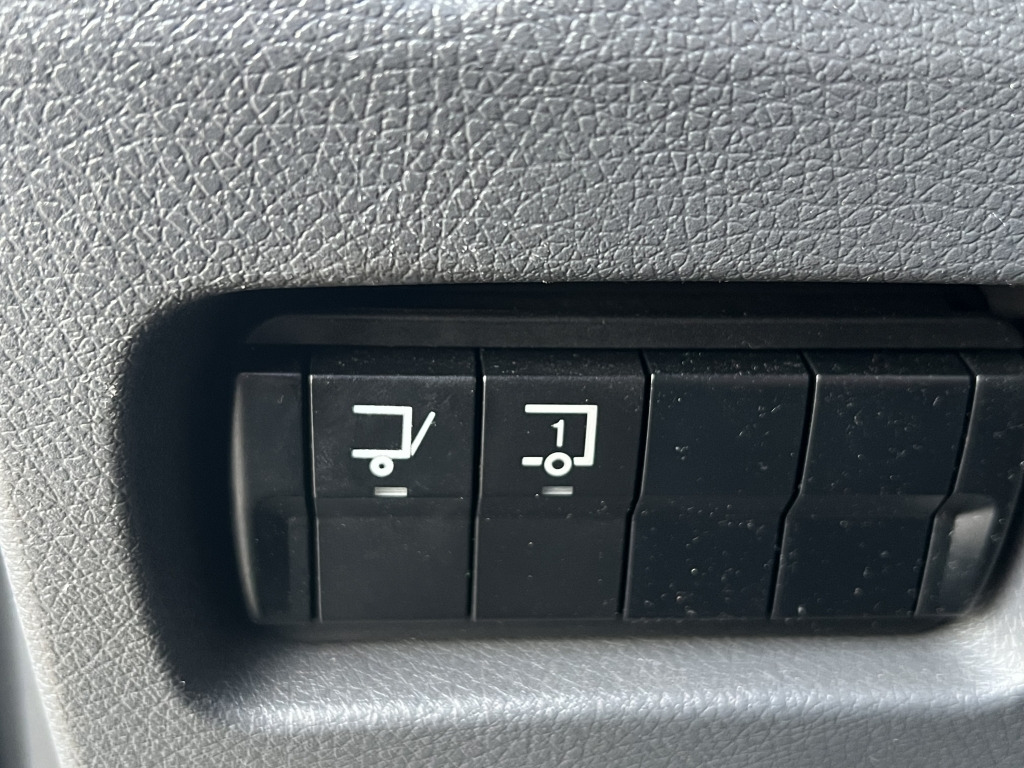 Mercedes-Benz Atego 1530 Klima Motorbremse Tempomat 7,35m +LBW - Camion à rideaux coulissants: photos 3 Mercedes-Benz Atego 1530 Klima Motorbremse Tempomat 7,35m +LBW - Camion à rideaux coulissants: photos 3