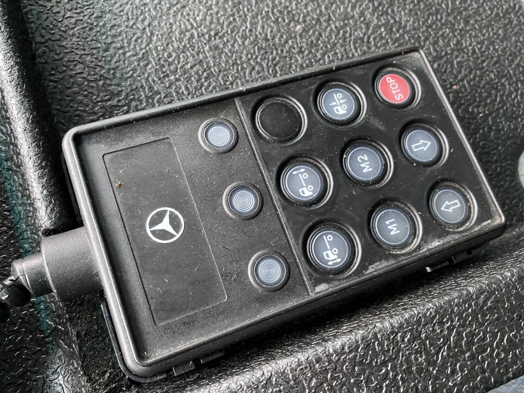 Mercedes-Benz Econic 2633 PLATZ Mülltonnenwaschanlage - Benne à ordures ménagères: photos 4 Mercedes-Benz Econic 2633 PLATZ Mülltonnenwaschanlage - Benne à ordures ménagères: photos 4