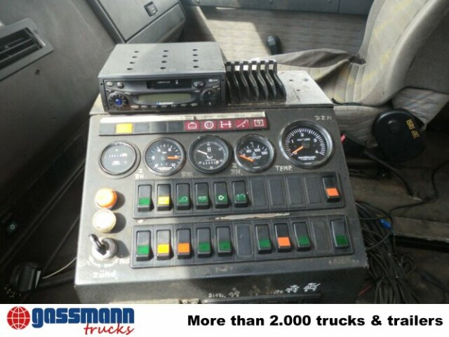 MAN M03 14.152 4x2, Schienenkehrmaschine - Balayeuse de voirie: photos 2 MAN M03 14.152 4x2, Schienenkehrmaschine - Balayeuse de voirie: photos 2