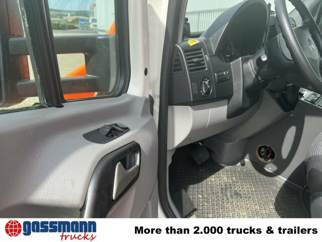 Mercedes-Benz Sprinter 516 CDI 4x2, Rettungswagen, Bi-Xenon - Fourgon utilitaire: photos 4 Mercedes-Benz Sprinter 516 CDI 4x2, Rettungswagen, Bi-Xenon - Fourgon utilitaire: photos 4