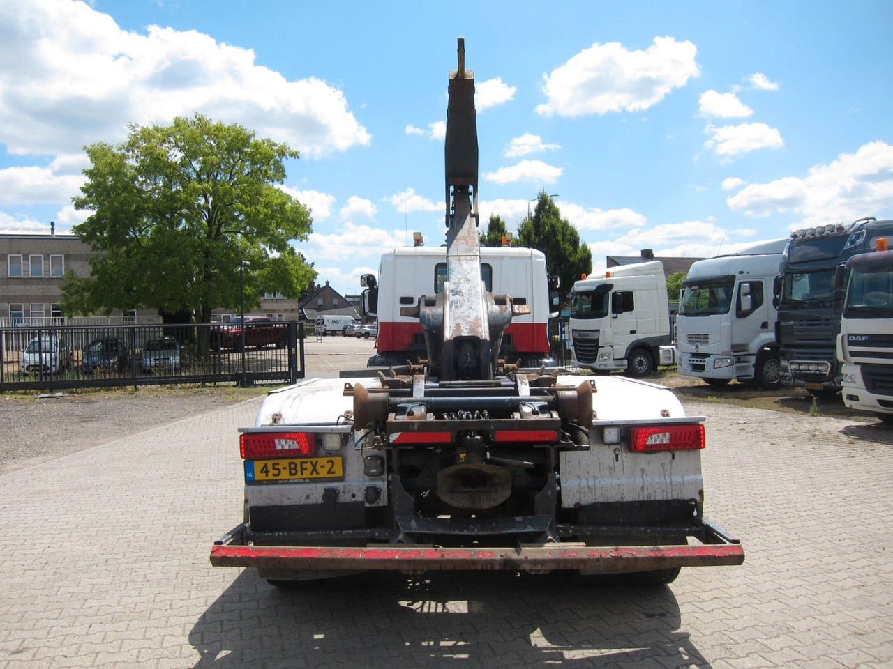 Scania P410 CB6X2 HSA Hyva 22T Haken E6 Liftachse - Camion ampliroll: photos 4 Scania P410 CB6X2 HSA Hyva 22T Haken E6 Liftachse - Camion ampliroll: photos 4