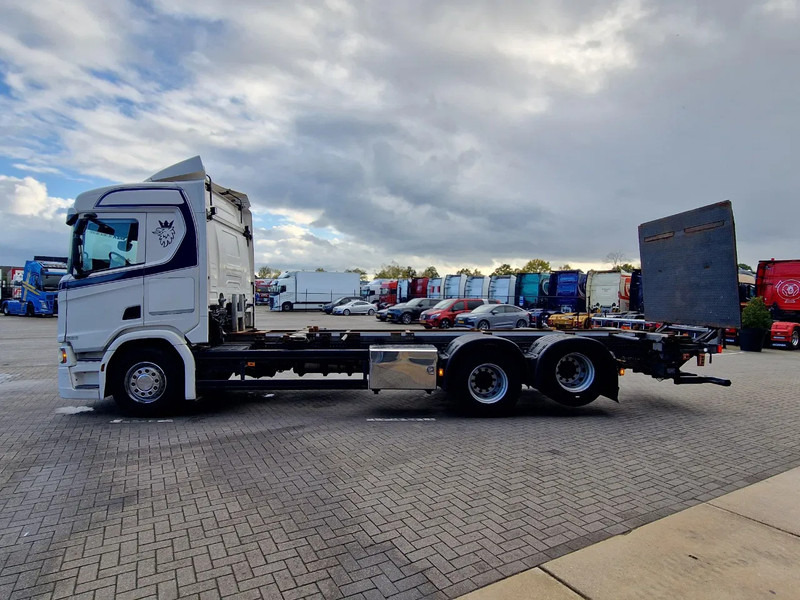 Scania R500 NGS 6x2 - Chassis - 4.95 WB - Loadlift - Retarder - Full air - Navi - Led - crédit-bail Scania R500 NGS 6x2 - Chassis - 4.95 WB - Loadlift - Retarder - Full air - Navi - Led: photos 7 Scania R500 NGS 6x2 - Chassis - 4.95 WB - Loadlift - Retarder - Full air - Navi - Led - crédit-bail Scania R500 NGS 6x2 - Chassis - 4.95 WB - Loadlift - Retarder - Full air - Navi - Led: photos 7