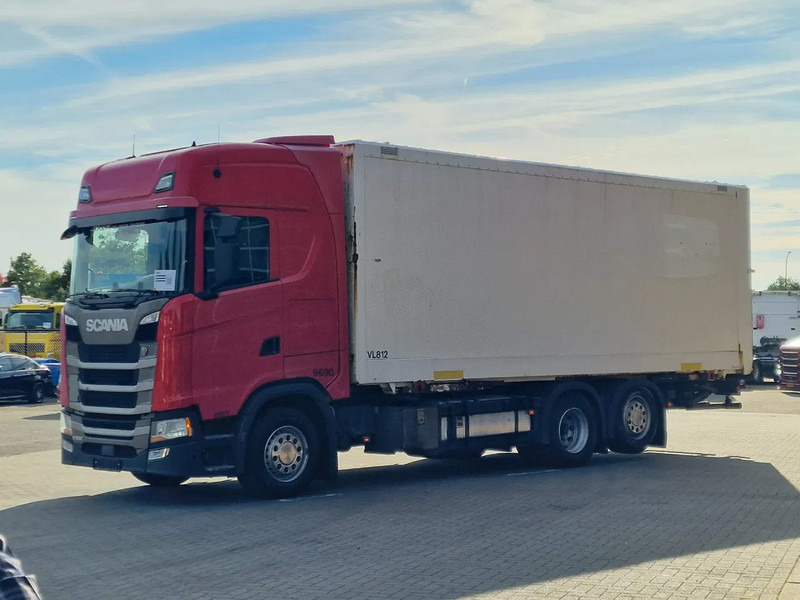 Scania S500 NGS Highline 6x2 - BDF - Full air - Loadlift - Box - Navi - Retarder - Camion porte-conteneur/ Caisse mobile: photos 3 Scania S500 NGS Highline 6x2 - BDF - Full air - Loadlift - Box - Navi - Retarder - Camion porte-conteneur/ Caisse mobile: photos 3