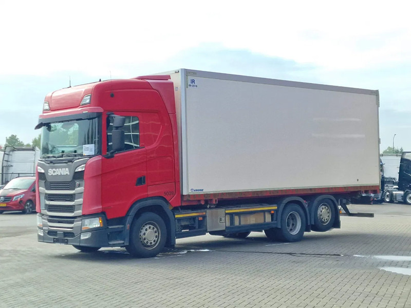 Scania S500 NGS Highline 6x2 - BDF - Full air - Loadlift - Box - Navi - Retarder - Camion porte-conteneur/ Caisse mobile: photos 3 Scania S500 NGS Highline 6x2 - BDF - Full air - Loadlift - Box - Navi - Retarder - Camion porte-conteneur/ Caisse mobile: photos 3