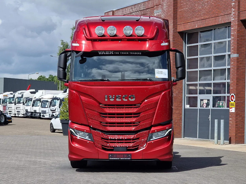 Iveco S-WAY 570 6x2 - Retarder - Full air - 3.20 WB - Navi - Tracteur routier: photos 2 Iveco S-WAY 570 6x2 - Retarder - Full air - 3.20 WB - Navi - Tracteur routier: photos 2