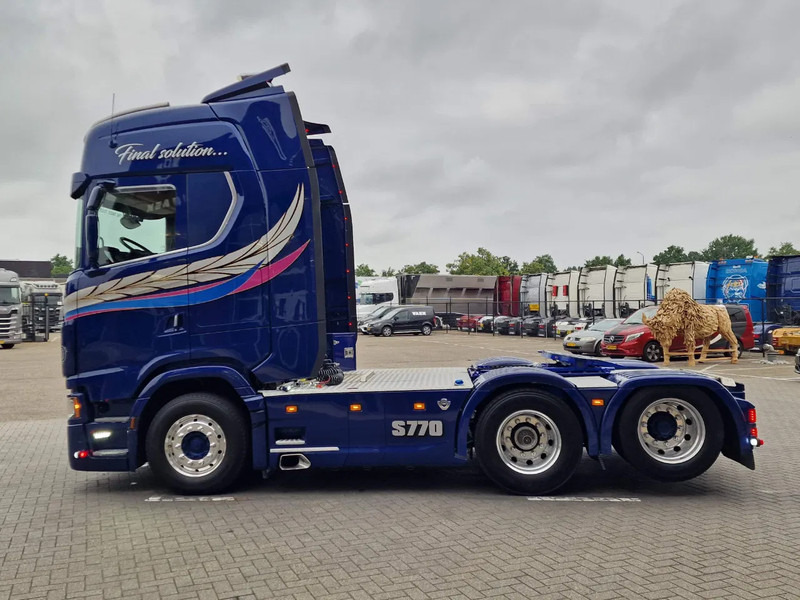 Scania 770S V8 NGS Highline 6x2 - Show truck - Special paint - Custom interior - Retarder - Full air - Night clima - Tracteur routier: photos 4 Scania 770S V8 NGS Highline 6x2 - Show truck - Special paint - Custom interior - Retarder - Full air - Night clima - Tracteur routier: photos 4