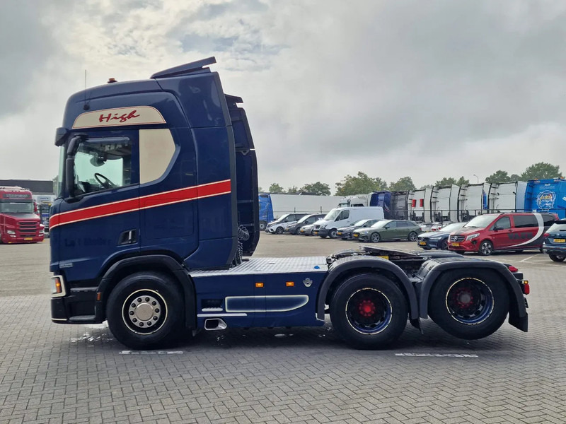 Scania R520 V8 NGS Highline 6x2 - PTO/Hydraulic - Full air - 2.95 WB - Navi - Fridge - Sliding 5th wheel - Tracteur routier: photos 4 Scania R520 V8 NGS Highline 6x2 - PTO/Hydraulic - Full air - 2.95 WB - Navi - Fridge - Sliding 5th wheel - Tracteur routier: photos 4