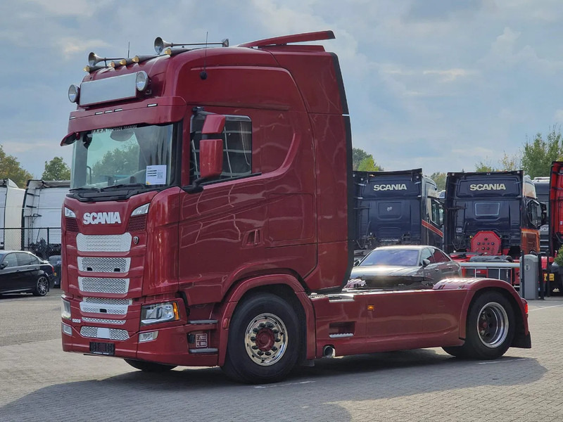 Scania S500 NGS Highline 4x2 - Retarder - Night clima - Full air - Custom interior - Full spoiler - 2 tank - Tracteur routier: photos 3 Scania S500 NGS Highline 4x2 - Retarder - Night clima - Full air - Custom interior - Full spoiler - 2 tank - Tracteur routier: photos 3