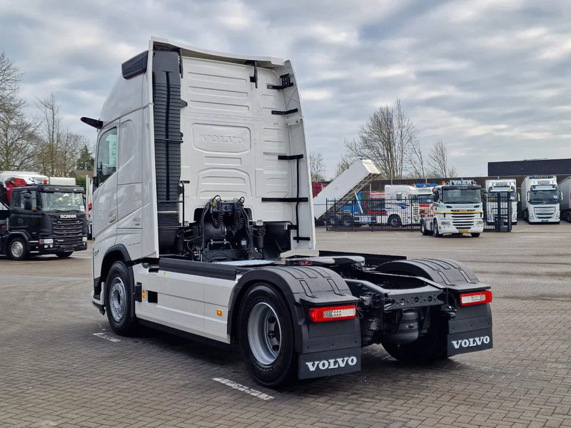 Volvo FH 13.500 Aero Globetrotter XL 4x2 - I Save - I parkcool - 2x tank - Mirror cams - Tracteur routier: photos 5 Volvo FH 13.500 Aero Globetrotter XL 4x2 - I Save - I parkcool - 2x tank - Mirror cams - Tracteur routier: photos 5