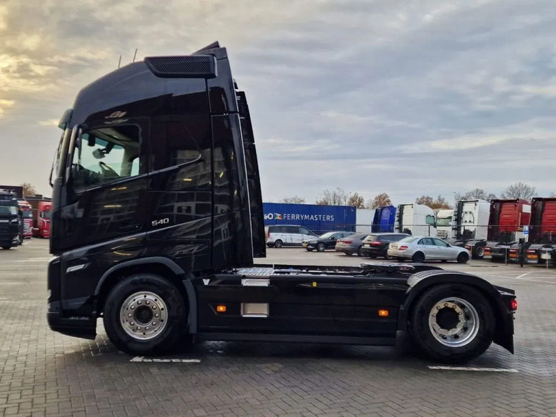 Volvo FH 13.500 Globetrotter XL 4x2 - NEW - Full spec - I parkcool - Full air - - Tracteur routier: photos 3 Volvo FH 13.500 Globetrotter XL 4x2 - NEW - Full spec - I parkcool - Full air - - Tracteur routier: photos 3