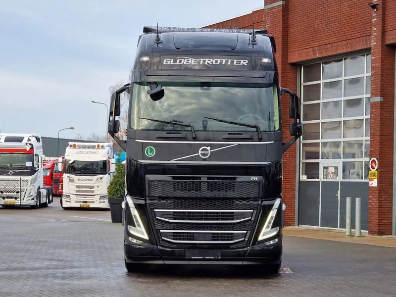 Volvo FH 13.500 Globetrotter XL 4x2 - NEW - Full spec - I parkcool - Full air - - Tracteur routier: photos 2 Volvo FH 13.500 Globetrotter XL 4x2 - NEW - Full spec - I parkcool - Full air - - Tracteur routier: photos 2