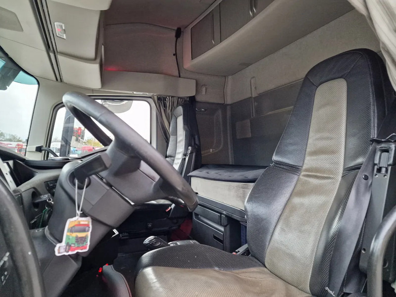 Camion porte-conteneur/ Caisse mobile Volvo FH 13.540 Globetrotter 6x2 - BDF - Loadlift - Full air - I parkcool - 4.80 WB: photos 9 Camion porte-conteneur/ Caisse mobile Volvo FH 13.540 Globetrotter 6x2 - BDF - Loadlift - Full air - I parkcool - 4.80 WB: photos 9