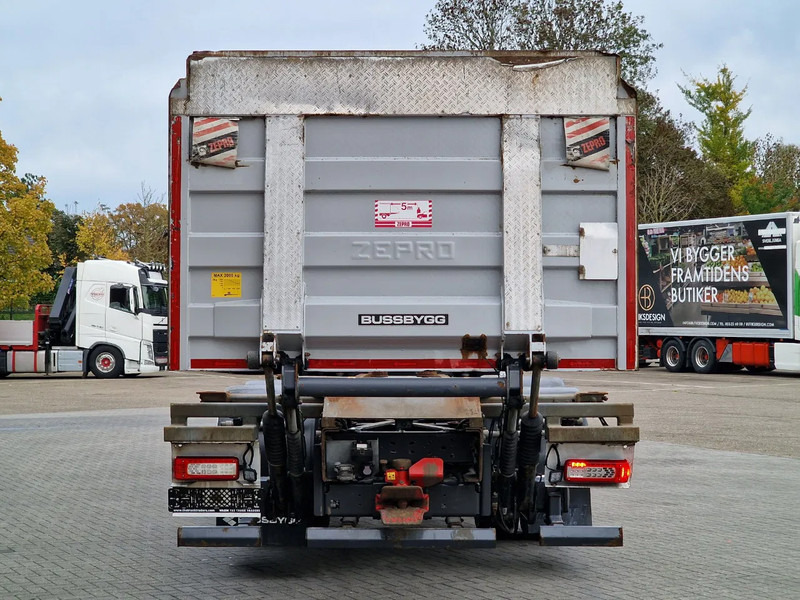 Camion porte-conteneur/ Caisse mobile Volvo FH 13.540 Globetrotter 6x2 - BDF - Loadlift - Full air - I parkcool - 4.80 WB: photos 6 Camion porte-conteneur/ Caisse mobile Volvo FH 13.540 Globetrotter 6x2 - BDF - Loadlift - Full air - I parkcool - 4.80 WB: photos 6