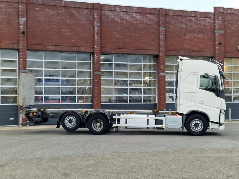 Camion porte-conteneur/ Caisse mobile Volvo FH 13.540 Globetrotter 6x2 - BDF - Loadlift - Full air - I parkcool - 4.80 WB: photos 8 Camion porte-conteneur/ Caisse mobile Volvo FH 13.540 Globetrotter 6x2 - BDF - Loadlift - Full air - I parkcool - 4.80 WB: photos 8