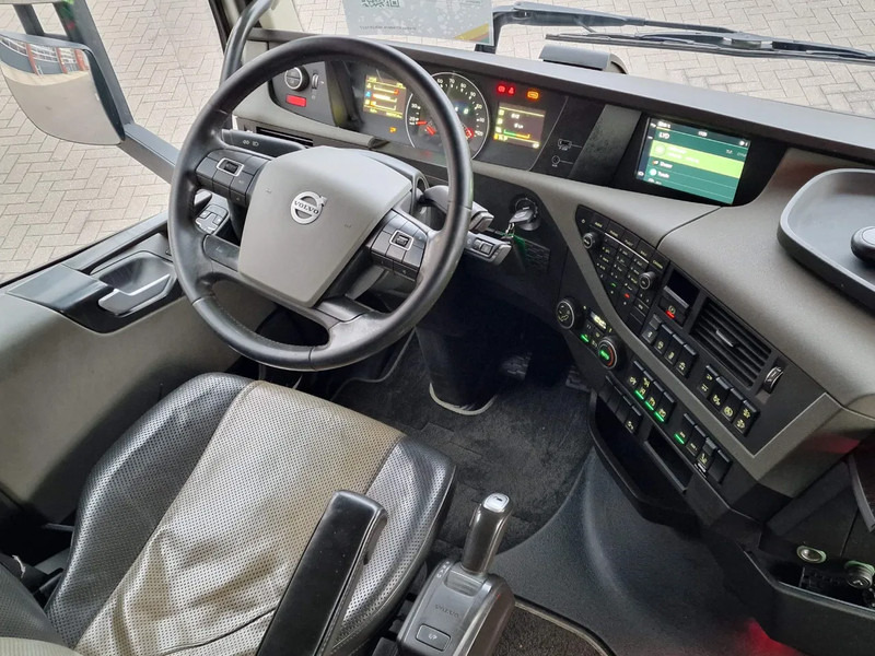 Camion porte-conteneur/ Caisse mobile Volvo FH 13.540 Globetrotter 6x2 - BDF - Loadlift - Full air - I parkcool - 4.80 WB: photos 20 Camion porte-conteneur/ Caisse mobile Volvo FH 13.540 Globetrotter 6x2 - BDF - Loadlift - Full air - I parkcool - 4.80 WB: photos 20