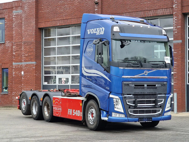 Volvo FH 13.540 Globetrotter 8x4*4 - HIAB Hook 22T - Full air - Work remote - Camion ampliroll: photos 3 Volvo FH 13.540 Globetrotter 8x4*4 - HIAB Hook 22T - Full air - Work remote - Camion ampliroll: photos 3