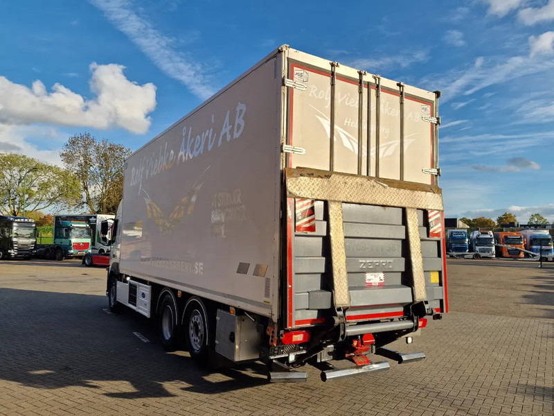 Volvo FM 13.460 Globetrotter 6x2*4 - Frigo Carrier Supra 1150 U MT - Zepro loadlift - Steering axle - Camion frigorifique: photos 5 Volvo FM 13.460 Globetrotter 6x2*4 - Frigo Carrier Supra 1150 U MT - Zepro loadlift - Steering axle - Camion frigorifique: photos 5