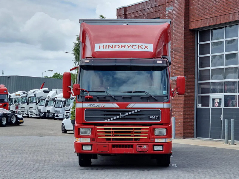 Volvo FM 250 4x- Livestock 2 deck - Lifting floors - Loadlift - Manual gearbox - Camion bétaillère: photos 2 Volvo FM 250 4x- Livestock 2 deck - Lifting floors - Loadlift - Manual gearbox - Camion bétaillère: photos 2