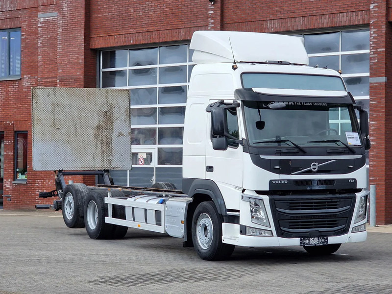 Volvo FM 380 Globetrotter 6x2 Chassis - Loadlift - 4.90 WB - Full air - Low KM - Châssis cabine: photos 1 Volvo FM 380 Globetrotter 6x2 Chassis - Loadlift - 4.90 WB - Full air - Low KM - Châssis cabine: photos 1