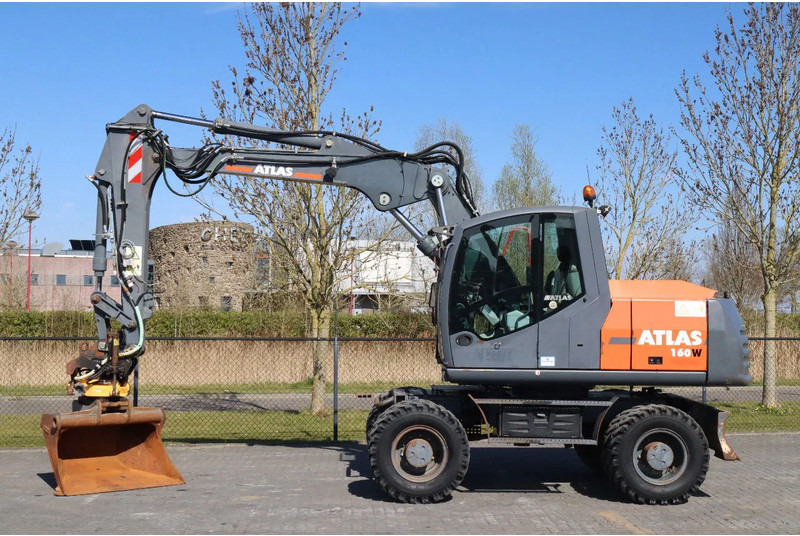 Atlas 160W | ENGCON | BUCKET | DOZERBLADE | 2-PIECE BOOM - Pelle sur pneus: photos 1 Atlas 160W | ENGCON | BUCKET | DOZERBLADE | 2-PIECE BOOM - Pelle sur pneus: photos 1