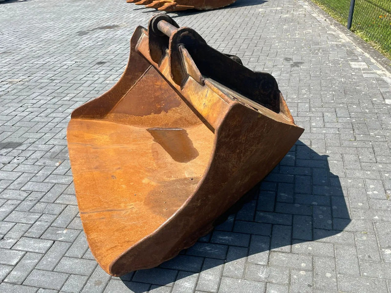 BUCKETWAREHOUSE S70 | GRADING BUCKET | SCHAUFEL - Godet pour Engins de chantier: photos 5 BUCKETWAREHOUSE S70 | GRADING BUCKET | SCHAUFEL - Godet pour Engins de chantier: photos 5