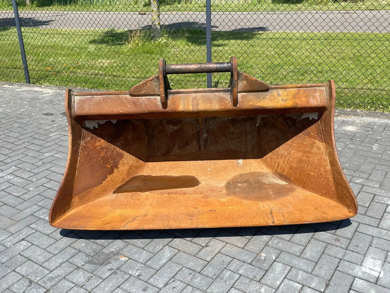 BUCKETWAREHOUSE S70 | GRADING BUCKET | SCHAUFEL - Godet pour Engins de chantier: photos 3 BUCKETWAREHOUSE S70 | GRADING BUCKET | SCHAUFEL - Godet pour Engins de chantier: photos 3