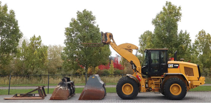 Caterpillar 938 M | 2X BUCKET | JIB | FORKS | BSS | GOOD CONDITION - Chargeuse sur pneus: photos 1 Caterpillar 938 M | 2X BUCKET | JIB | FORKS | BSS | GOOD CONDITION - Chargeuse sur pneus: photos 1