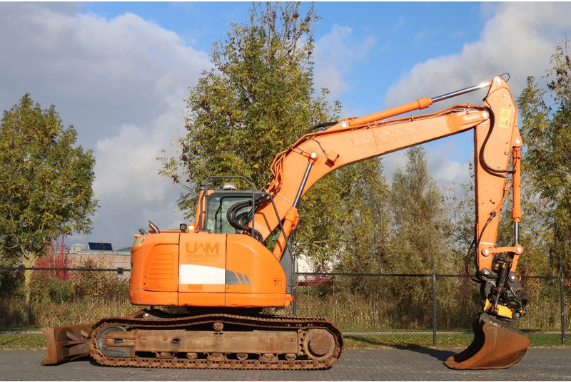 Doosan DX140LCR-3 | DX 140 LCR-3 | TILT ROTATOR | BUCKET | DOZERBLADE - Pelle sur chenille: photos 4 Doosan DX140LCR-3 | DX 140 LCR-3 | TILT ROTATOR | BUCKET | DOZERBLADE - Pelle sur chenille: photos 4