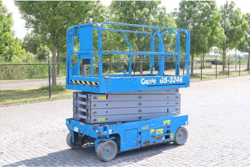 Genie GS-3246 | 12 METER | 318 KG - Nacelle ciseaux: photos 3 Genie GS-3246 | 12 METER | 318 KG - Nacelle ciseaux: photos 3