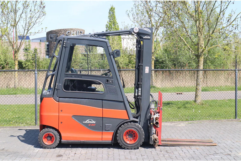 Linde E30H - 01/600 | CASCADE FORKS | GOOD CONDITION - Chariot élévateur électrique: photos 4 Linde E30H - 01/600 | CASCADE FORKS | GOOD CONDITION - Chariot élévateur électrique: photos 4