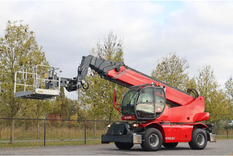 MAGNI RTH 5.35 S-M/C | WORKING PLATFORM | REMOTE | GOOD CONDITION - Chariot télescopique: photos 2 MAGNI RTH 5.35 S-M/C | WORKING PLATFORM | REMOTE | GOOD CONDITION - Chariot télescopique: photos 2