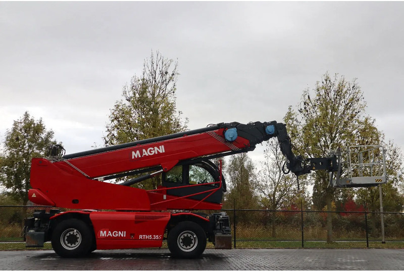 MAGNI RTH 5.35 S-M/C | WORKING PLATFORM | REMOTE | GOOD CONDITION - Chariot télescopique: photos 4 MAGNI RTH 5.35 S-M/C | WORKING PLATFORM | REMOTE | GOOD CONDITION - Chariot télescopique: photos 4