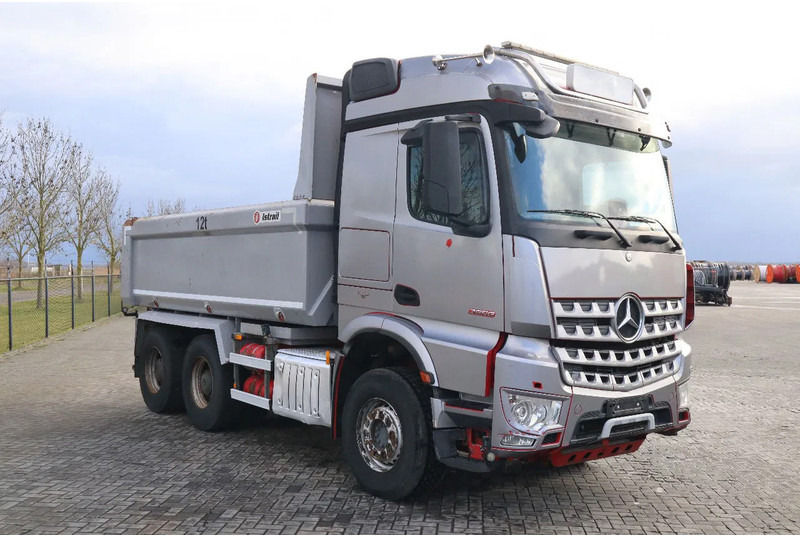 Mercedes-Benz Arocs 2658 2858 | 6X4 | ENGINE PROBLEM EURO 6 | RETARDER - Camion benne: photos 3 Mercedes-Benz Arocs 2658 2858 | 6X4 | ENGINE PROBLEM EURO 6 | RETARDER - Camion benne: photos 3