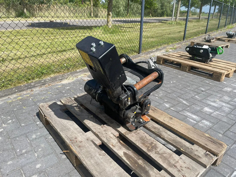 STEELWRIST STEELWRIST X06 S40 | TILT ROTATOR | VLS | FPL | RF | NEW / UNUSED - Tiltrotator pour Engins de chantier: photos 3 STEELWRIST STEELWRIST X06 S40 | TILT ROTATOR | VLS | FPL | RF | NEW / UNUSED - Tiltrotator pour Engins de chantier: photos 3