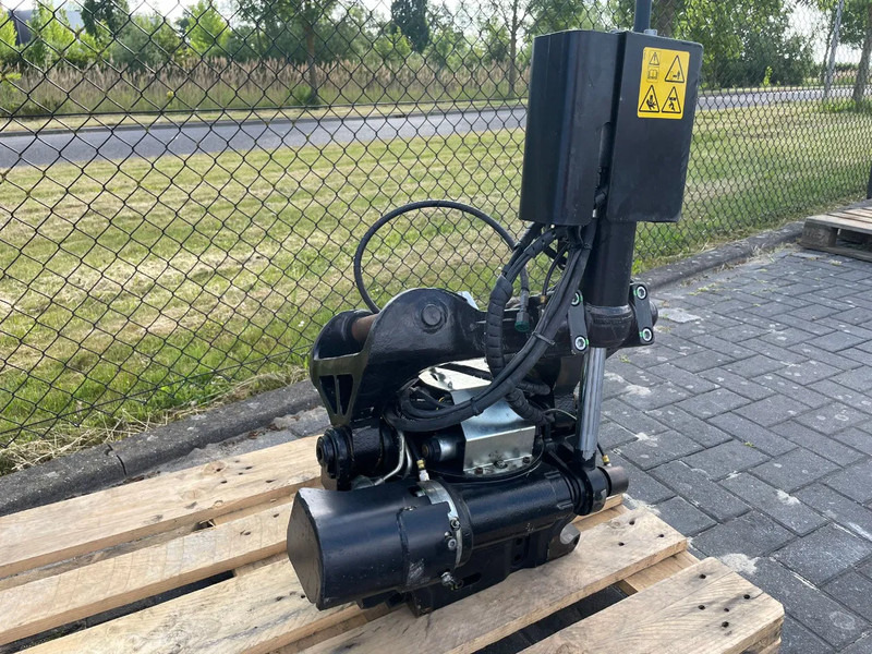 STEELWRIST X06 S40 | TILT ROTATOR | VLS | FPL | FF | NEW / UNUSED - Tiltrotator pour Engins de chantier: photos 3 STEELWRIST X06 S40 | TILT ROTATOR | VLS | FPL | FF | NEW / UNUSED - Tiltrotator pour Engins de chantier: photos 3