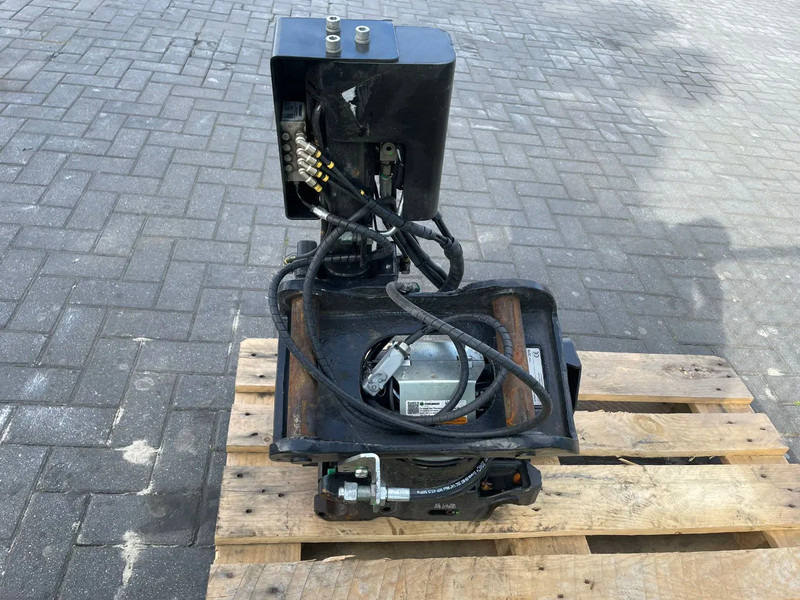 STEELWRIST X06 S40 | TILT ROTATOR | VLS | FPL | FF | NEW / UNUSED - Tiltrotator pour Engins de chantier: photos 5 STEELWRIST X06 S40 | TILT ROTATOR | VLS | FPL | FF | NEW / UNUSED - Tiltrotator pour Engins de chantier: photos 5