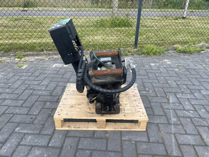 STEELWRIST X06 S40 | TILT ROTATOR | VLS | FPL | RF | NEW / UNUSED - Tiltrotator pour Engins de chantier: photos 2 STEELWRIST X06 S40 | TILT ROTATOR | VLS | FPL | RF | NEW / UNUSED - Tiltrotator pour Engins de chantier: photos 2