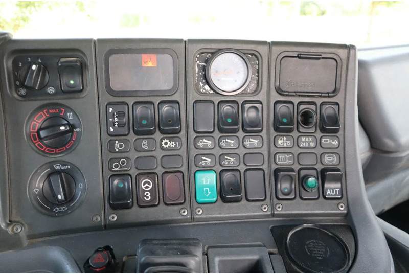 Camion ampliroll Scania P124-420 | 8X4 | HOOKLIFT | MANUAL | BIG AXLES | EURO 3: photos 19 Camion ampliroll Scania P124-420 | 8X4 | HOOKLIFT | MANUAL | BIG AXLES | EURO 3: photos 19