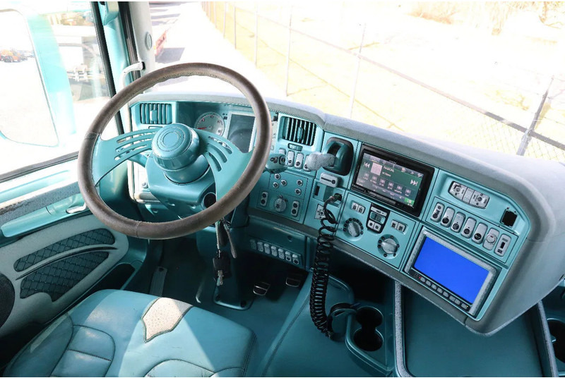 Camion fourgon Scania R560 V8 | BERTHONS HOT ROD | CUSTOM SPECIAL TRUCK: photos 20