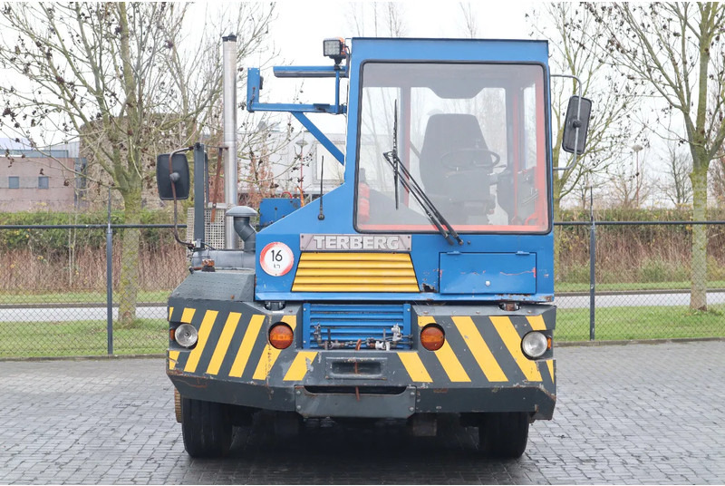 Terberg RT 20 | 4X4 | TERMINAL TRACTOR | DUTCH REG. - Tracteur portuaire: photos 3 Terberg RT 20 | 4X4 | TERMINAL TRACTOR | DUTCH REG. - Tracteur portuaire: photos 3