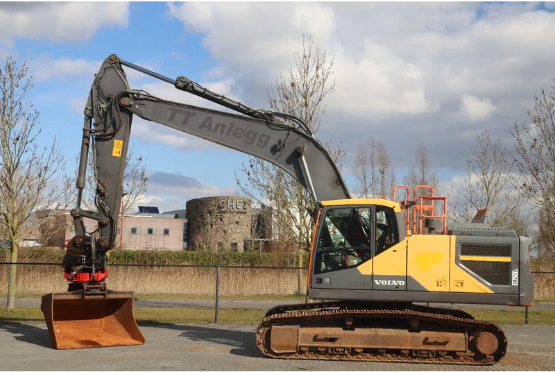 Volvo EC250EL | EC 250 EL | ROTOTILT | BUCKET - Pelle sur chenille: photos 1 Volvo EC250EL | EC 250 EL | ROTOTILT | BUCKET - Pelle sur chenille: photos 1