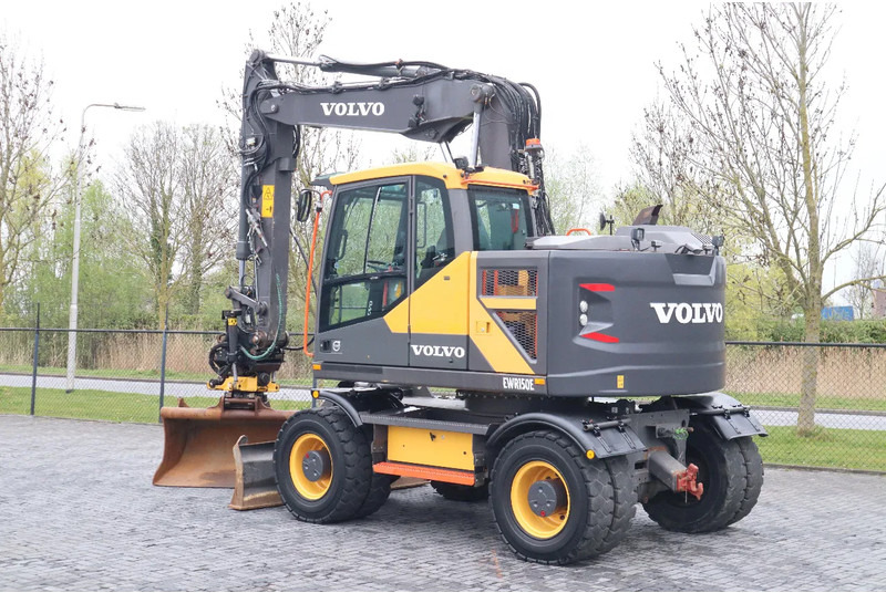Volvo EWR 150 E | ROTOTILT | BUCKET | TRAILER HYDR - Pelle sur pneus: photos 3 Volvo EWR 150 E | ROTOTILT | BUCKET | TRAILER HYDR - Pelle sur pneus: photos 3