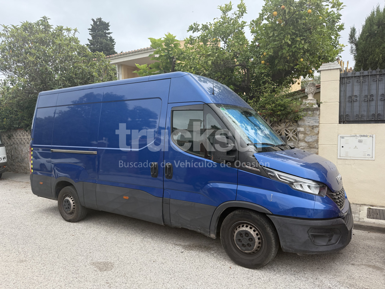 IVECO DAILY 35S16 - Fourgon grand volume: photos 2 IVECO DAILY 35S16 - Fourgon grand volume: photos 2