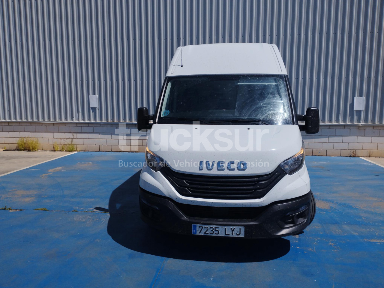 IVECO DAILY 35S16 F 12M3 - Fourgon grand volume: photos 3 IVECO DAILY 35S16 F 12M3 - Fourgon grand volume: photos 3