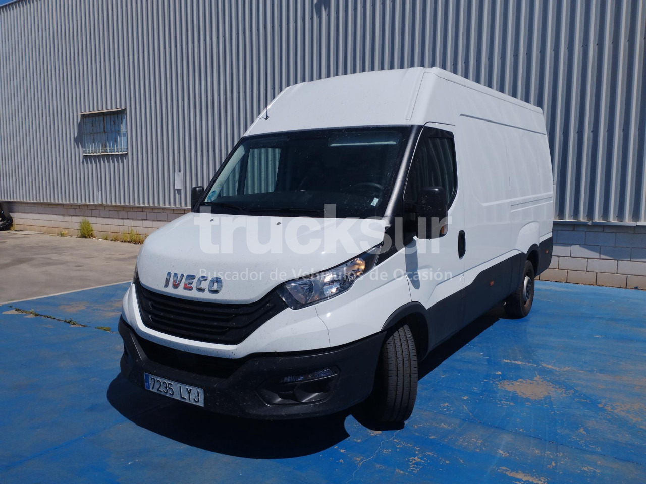 IVECO DAILY 35S16 F 12M3 - Fourgon grand volume: photos 1 IVECO DAILY 35S16 F 12M3 - Fourgon grand volume: photos 1